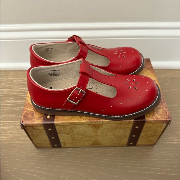 NEW Red Footmates Size 13.5 - Picture 2 of 6